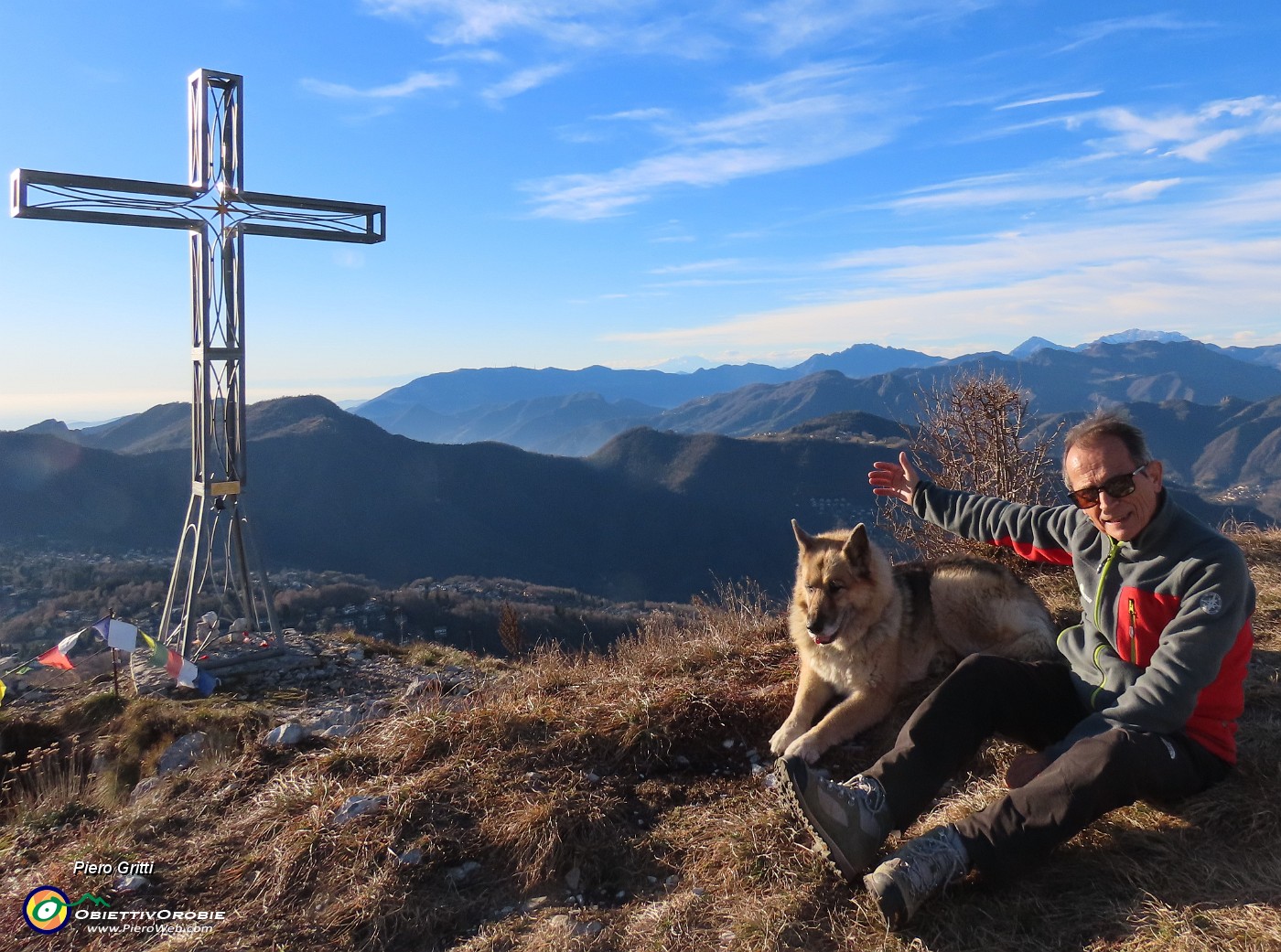 63 Alla bellissima croce di vetta Cormagera (1311 m).JPG